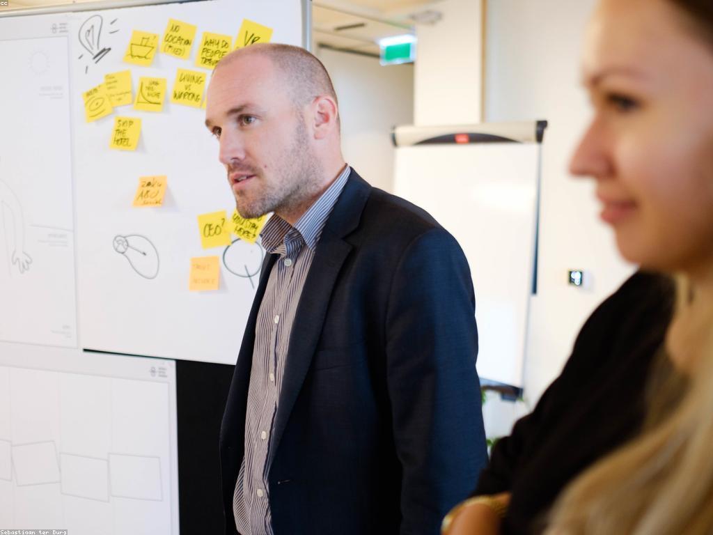 យុទ្ធសាស្ត្រនិងគំរូ: ការបង្កើតសំឡេងថ្មីក្នុងការលក់